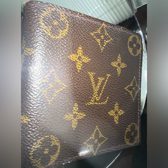 Louis Vuitton Men’s Bifold Monogram Wallet - Picture 3 of 16